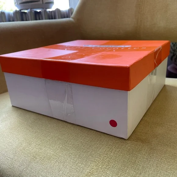 Le Creuset Stoneware Cherry Red Set of 4 Mini Cocottes with Recipe Book - Picture 3 of 15